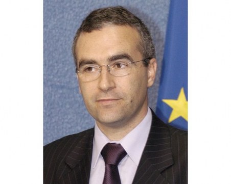 Служебният кабинет освобождава представителя ни в Брюксел