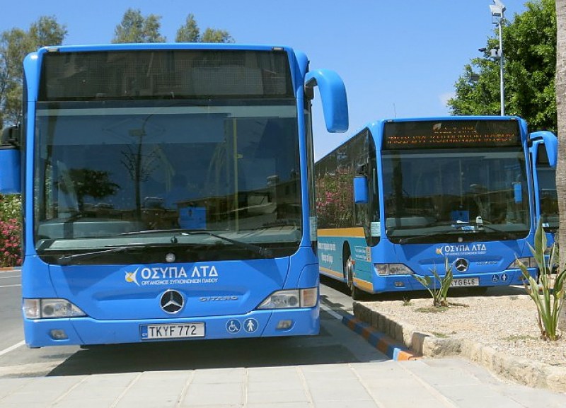 Кипър въвежда COVID пропуски във всички видове обществен транспорт