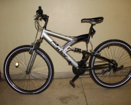 Двама апаши задигнаха велосипеди от един и същ адрес в Пловдив