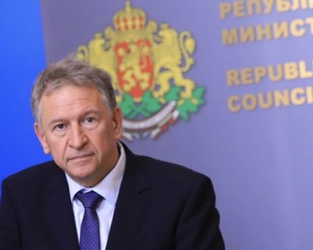 Кацаров: Влизаме в оранжевата зона до дни