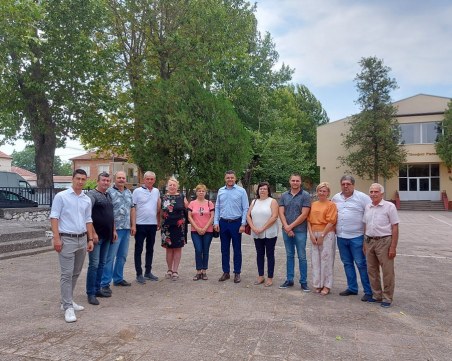 След години чакане: Санират и газифицират училището в Ягодово