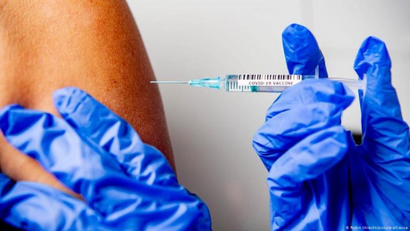 Задължителна ваксинация за здравните работници в Калифорния