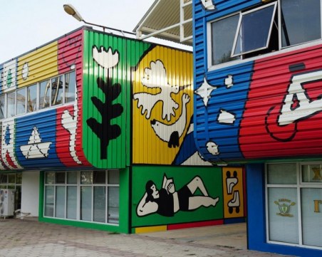 Готов е впечатляващият стенопис на Гребната в чест на Световното