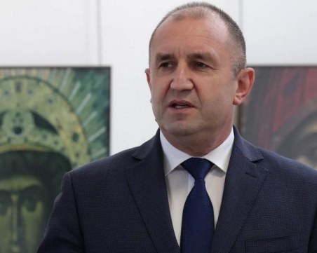 Президентът Радев поздрави Стойка Кръстева за златото