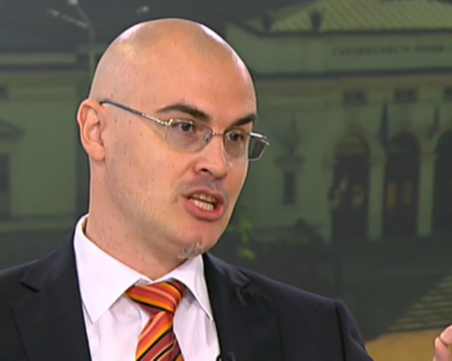 Голям смях тресе кочината! Хиляди коментари след интервюто на Петър Илиев, положителни - няма