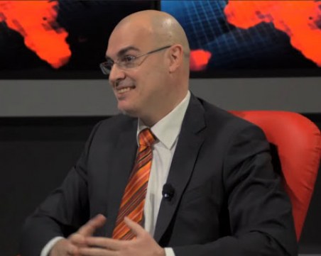 Мистерия и с консулския пост на Петър Илиев, никъде не фигурира в масивите на Барбадос