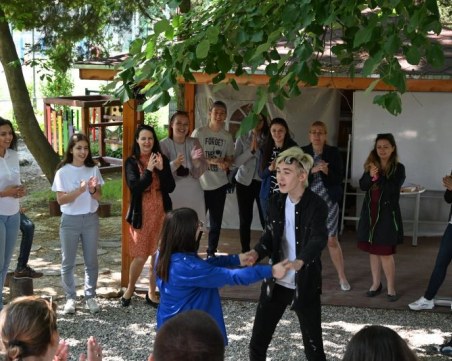 Артистични спектакли, екоработилници и образователни игри са победителите в конкурс на Младежки център Пловдив