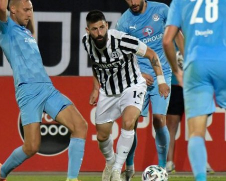 Димитър Илиев преподписа с Локомотив