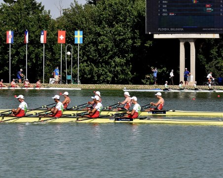 Четворката ни скул остана на сантиметри от директно класиране на полуфинал на Световното по гребане в Пловдив