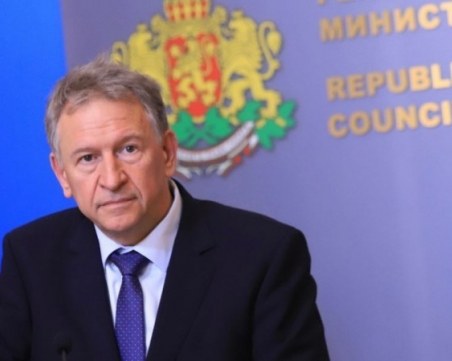 Стойчо Кацаров: Влизаме в оранжевата зона до дни, все пак трябва да има ограничения