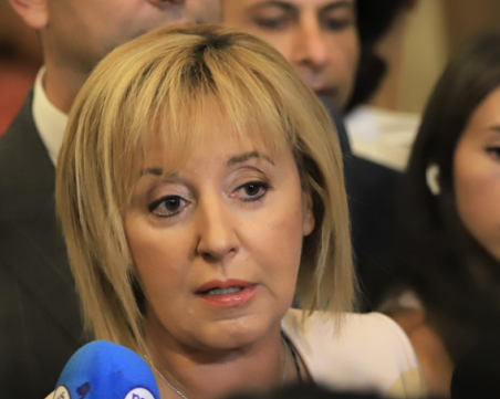 Война  на декларации: Манолова съзря ръката на ДПС в действията на ИТН, Карадайъ й отговори