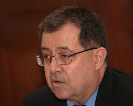 Министърът на земеделието се явява пред комисията 