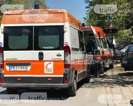 Агресия на пътя в Пловдив! Мъж удари шофьор на линейка след засичане в Кючука