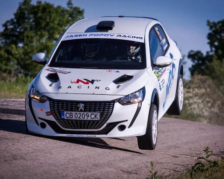 Даниел Попов и Ангел Башкехайов ще стартират в рали 