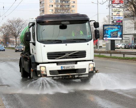 Мият улиците в Пловдив по променен график! Вижте къде ще бъдат машините