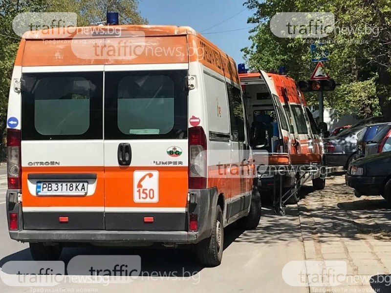 Агресия на пътя в Пловдив! Мъж удари шофьор на линейка след засичане в Кючука