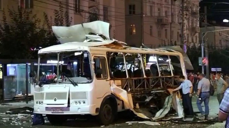 Автобус избухна в Русия, има загинал
