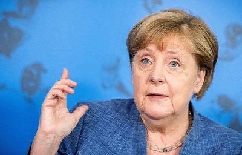 Меркел ще получава пенсия от 15 хиляди евро на месец