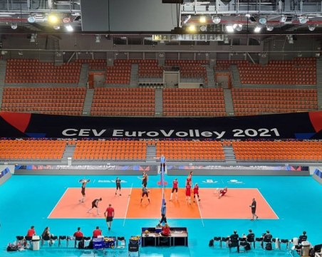 България отстъпи на Полша в пет гейма във втората контрола