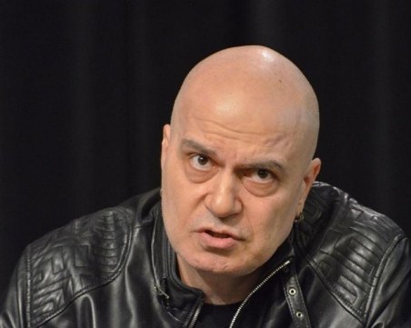 Трифонов: Българските деца са били унижавани и захвърляни като животни