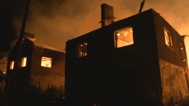 6 къщи и редица постройки изгоряха в големия пожар във велинградско село