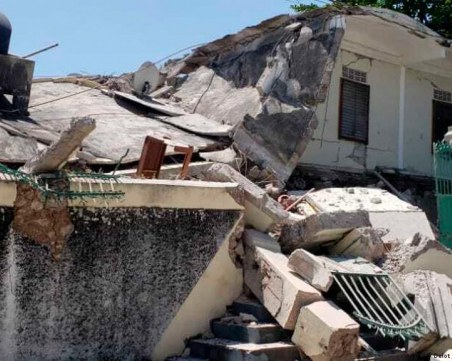 Над 720 са жертвите на земетресението в Хаити