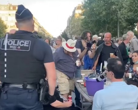 Парижани протестират с 