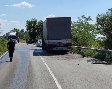 Тежка катастрофа с жертви затвори пътя Русе-Бяла