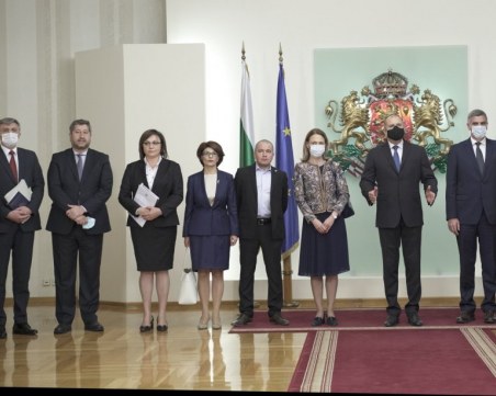 Румен Радев кани политическите лидери на нови консултации