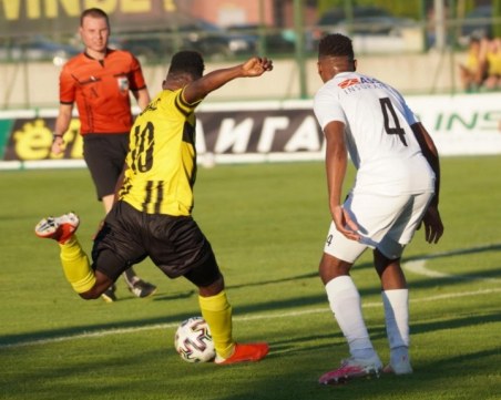 Янсон започва като титуляр за Ботев (съставите)