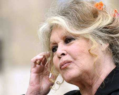 Брижит Бардо се бори за живота на 3000 лисици