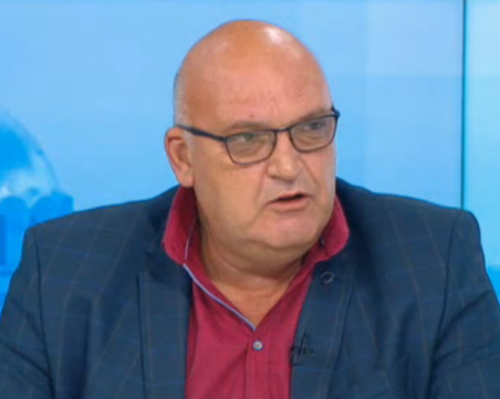 Д-р Брънзалов: Къпем се в море от ваксини