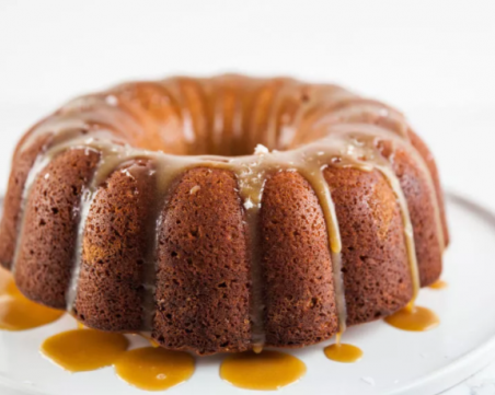 Кекс с кафяво масло и кленов сироп