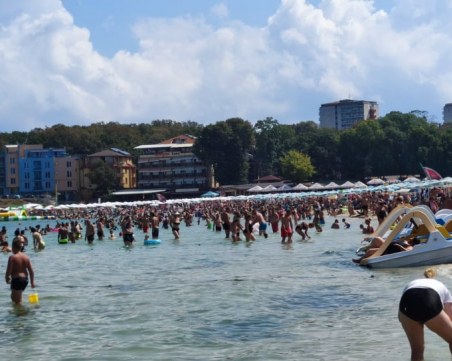 Китен като Рио де Жанейро! Четвърта вълна ли? На никой не му пука