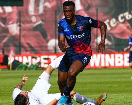 Локомотив се подсилва с още един нов играч