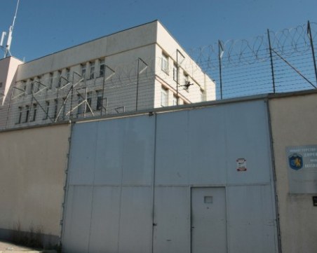 Огнище на коронавирус в мигрантския център в Любимец