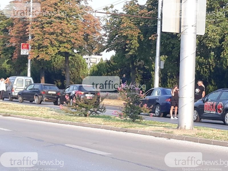 Пет коли се удариха на голям пловдивски булевард