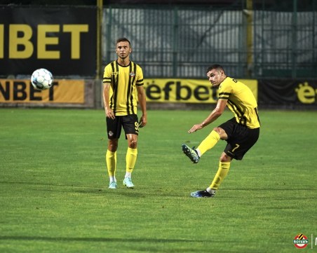 Дубълът на Ботев изпусна победата в последните секунди в Симитли