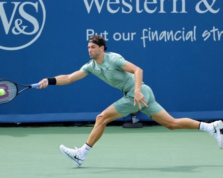 Григор Димитров излиза срещу Даниил Медведев на централния корт днес