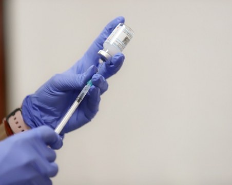 МЗ: Как да сме сигурни в безопасността на ваксините срещу COVID