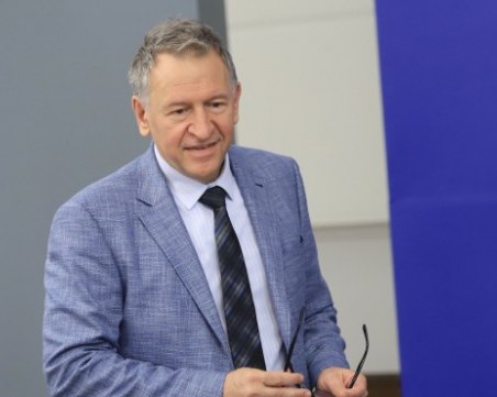 Здравният министър поиска още 334 милиона лв. за здравеопазване