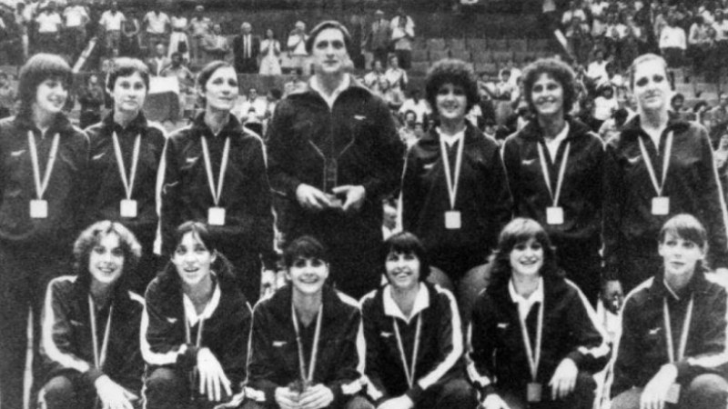 България печели медали през 20 години при домакинствата си на Европейски първенства по волейбол за жени