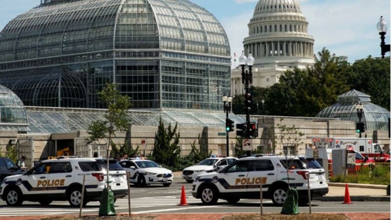 Полицията в САЩ разследва бомбена заплаха край Капитолия