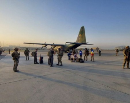 Евакуират четирима българи от Афганистан