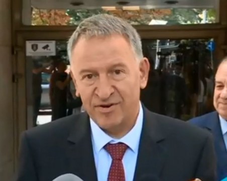 Кацаров: Няма затягане на мерките, ресторантьорите вече могат да работят на 100%