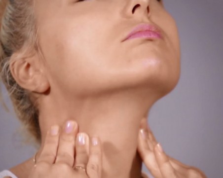 Лесни масажи, които забавят стареенето на лицето и шията