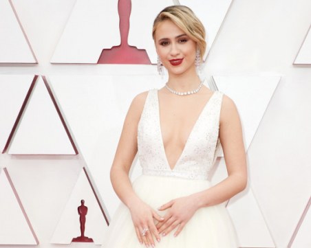 Мария Бакалова подема дарителска кампания за Афганистан