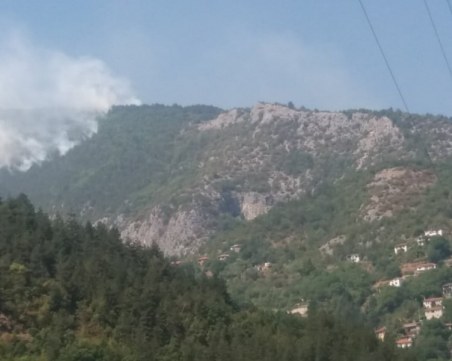 Овладян е пожарът над Югово, няма опасност за близките села