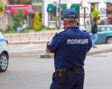 Задържаха двама с марихуана в Панагюрище