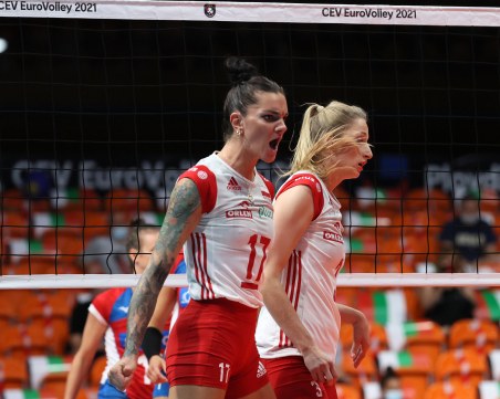 Полша продължава без загуба на Европейското по волейбол
